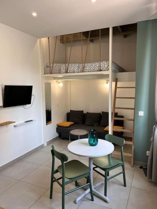 Le Pressense Apartman Vénissieux Kültér fotó